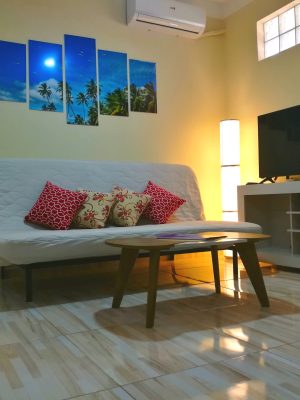 Wohnzimmerbereich Haus Kolibri - ZenGarden Paraguay